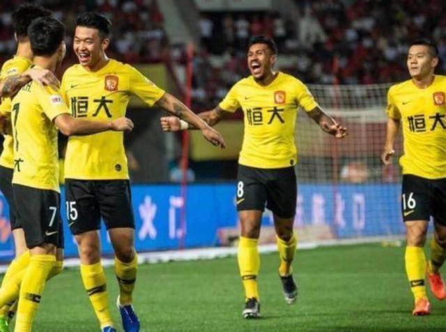 开云下载-紧追苏宁！上港客场-胜天津，积分榜次席不变