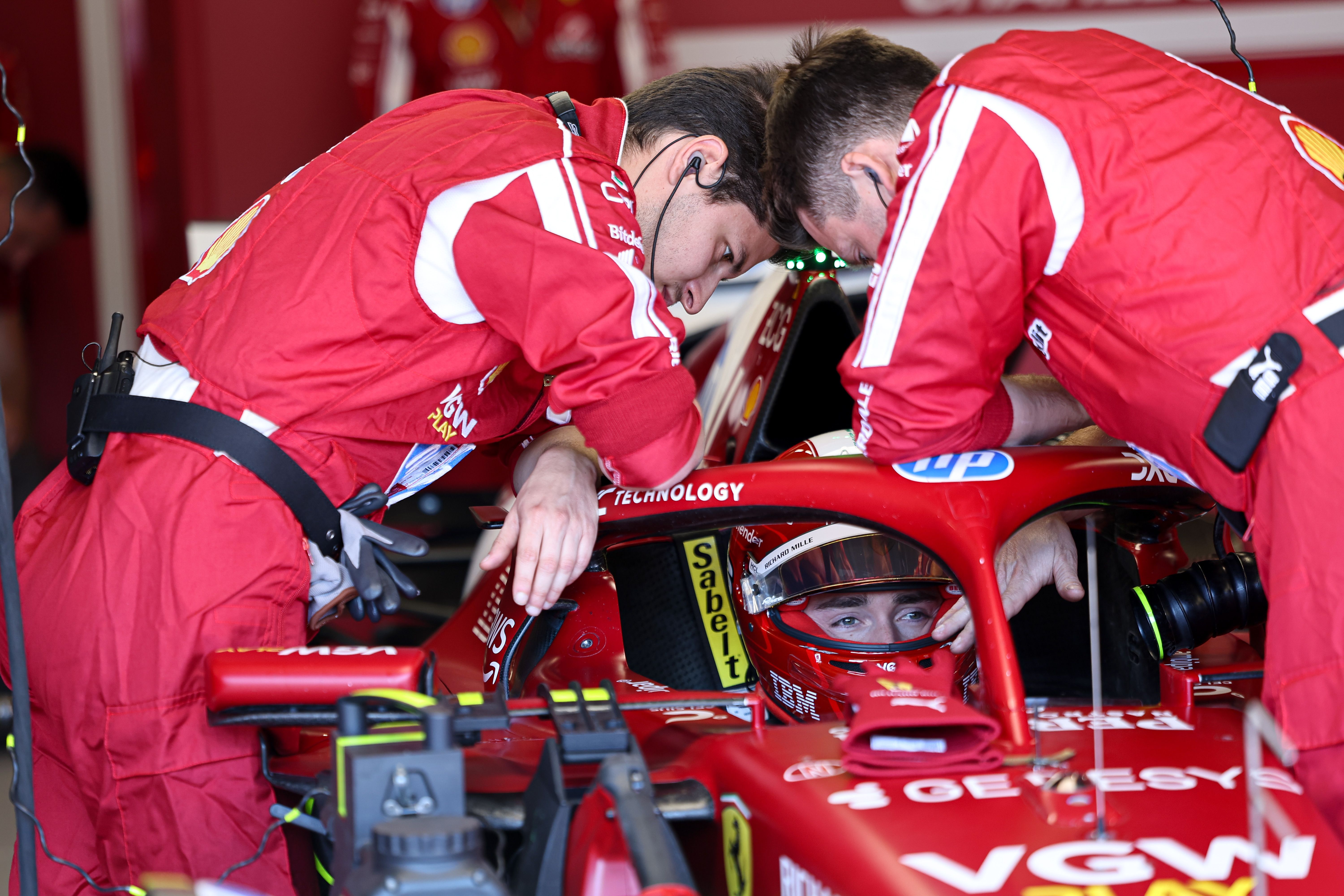 包含雷诺车队鏖战索伯车队,维斯塔潘关键制胜的词条 包含雷诺车队鏖战索伯车队,维斯塔潘关键制胜的词条