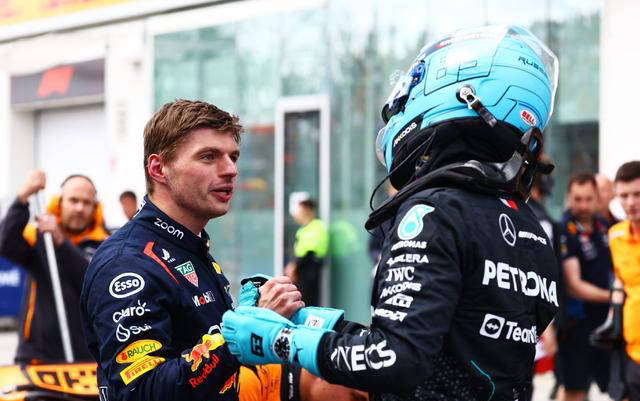 阿斯顿马丁鏖战索伯车队，佩雷兹带队取胜