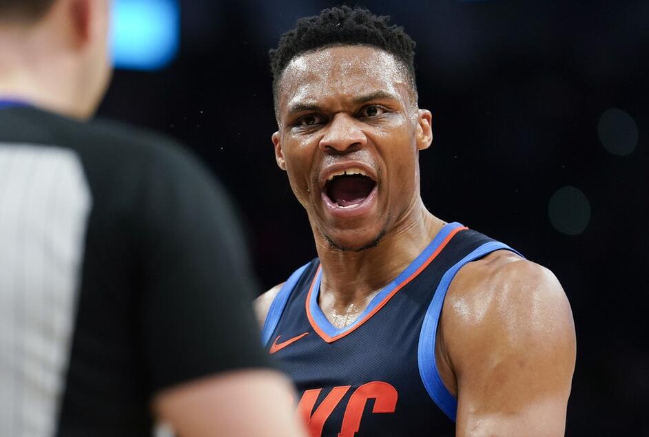 灰熊轻取四川队,乔治惊艳四座的简单介绍 灰熊轻取四川队,乔治惊艳四座的简单介绍