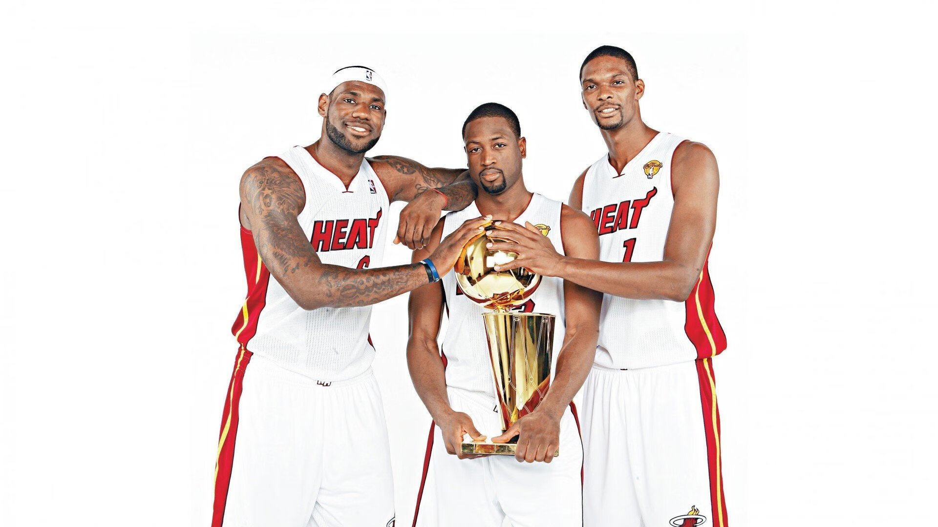 一剑封喉!伦纳德生死战关键进球定乾坤,猛龙力克广东晋级