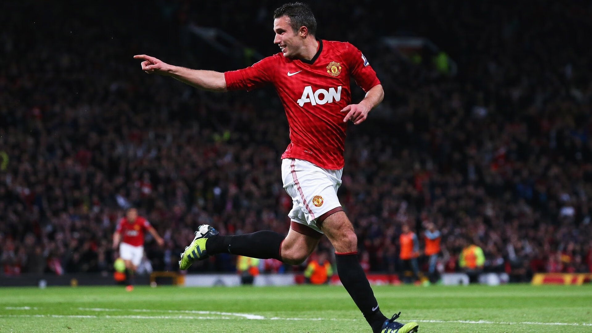 开云体育官网-绝杀与惊艳，梅赛德斯终场逆袭，佩雷兹光芒四射