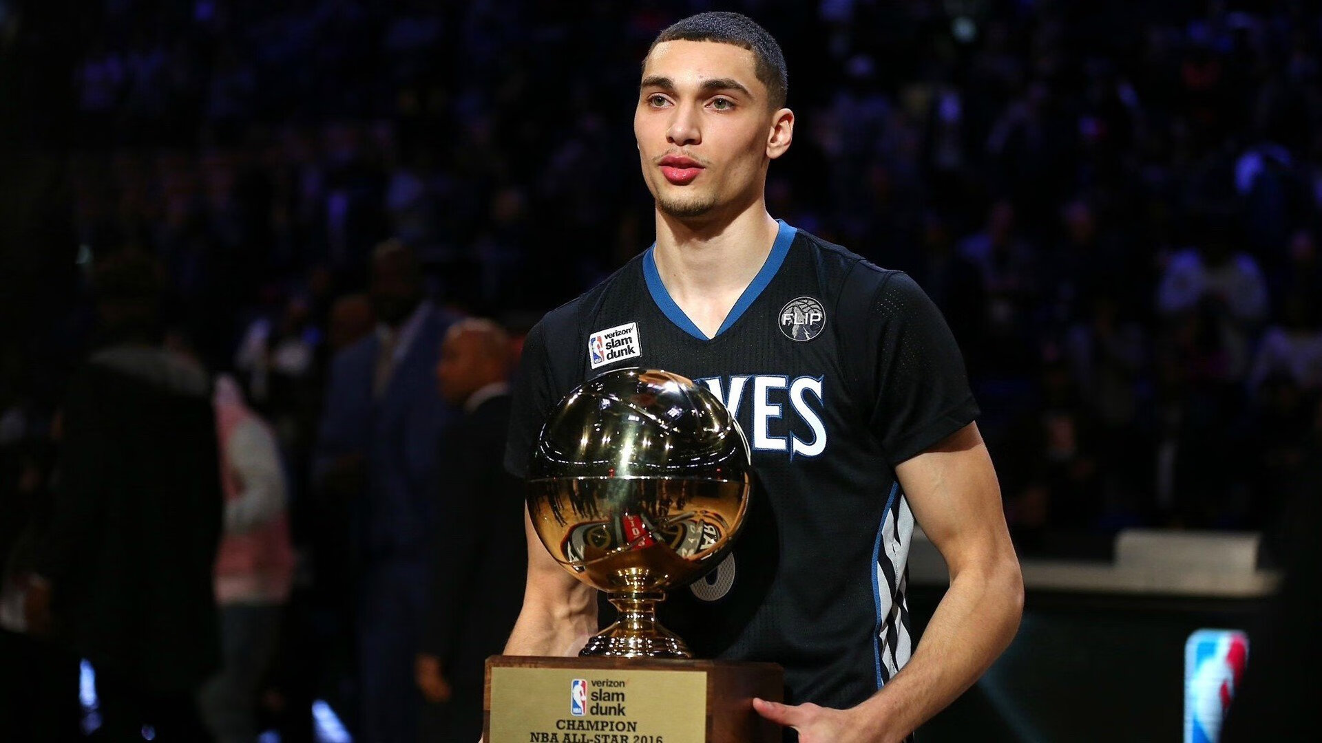 开云平台-暗流涌动到一剑封喉，塞恩斯如何导演迈凯伦对哈斯的史诗逆转