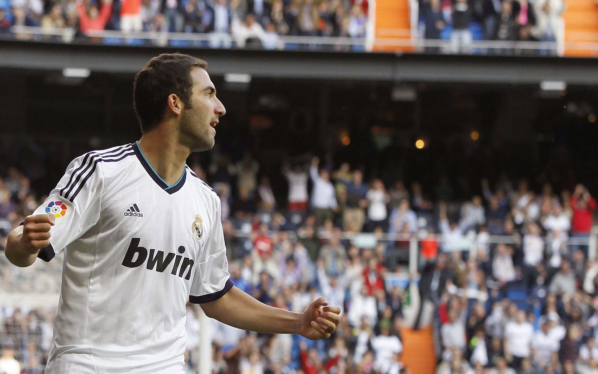 橙绿飓风横扫赛道，诺里斯领航迈凯伦强势碾压红牛王朝