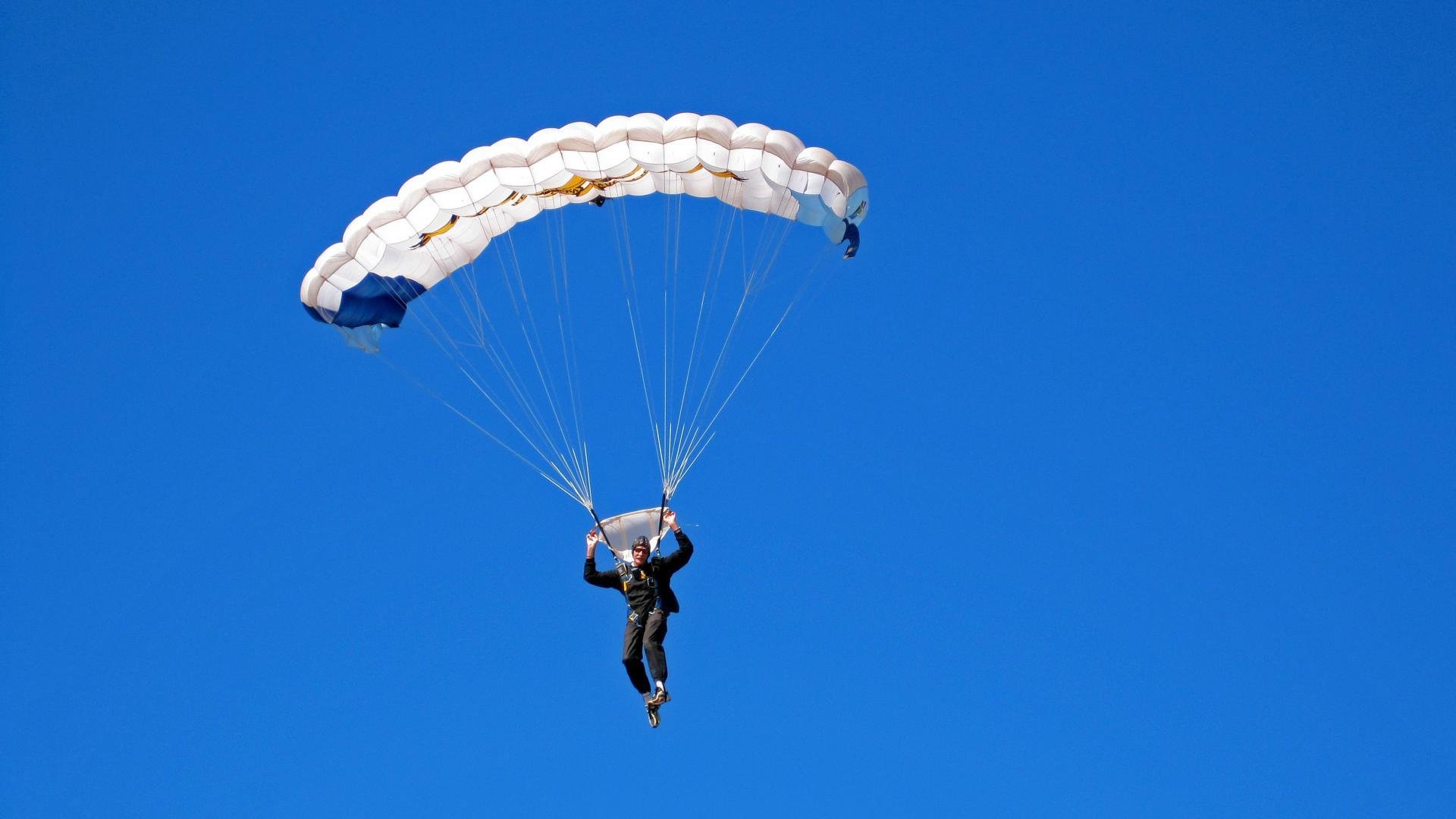 开云体育APP下载-从绝地到巅峰，威廉姆斯的破局与周冠宇的东方飓风，一场改写F1剧本的唯一之战